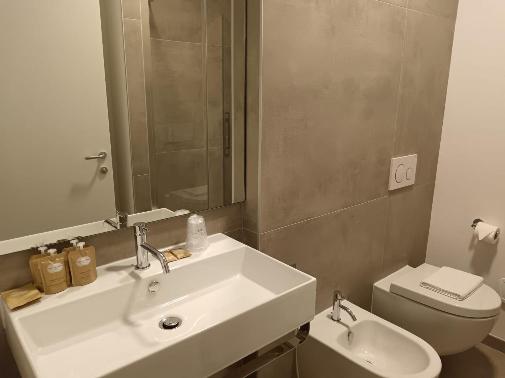 Bertiera Rooms Болоня Екстериор снимка